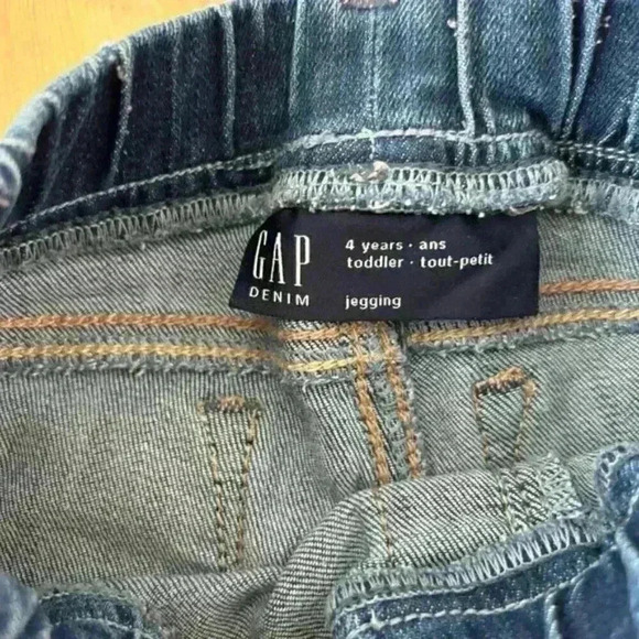 NWT Girls 4T Gap Jeggings Skinny Jeans 2 Pairs - Picture 6 of 6